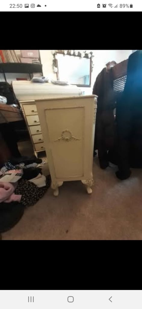 Bedroom drawers cabinets 