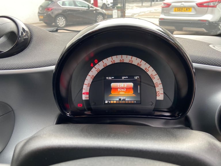 2015 smart fortwo 1.0 Passion (Premium) Twinamic Euro 6 (s/s) 2dr COUPE Petrol Automatic
