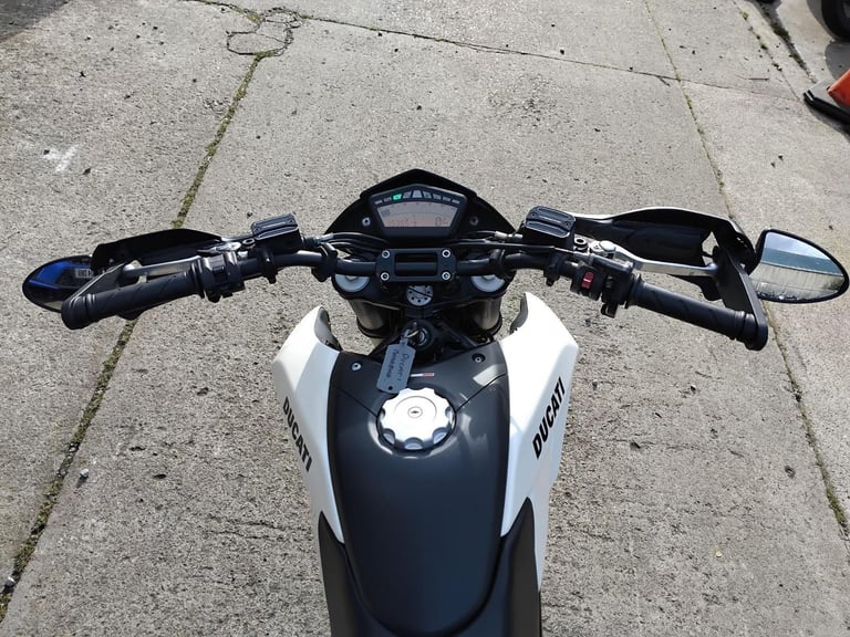 2011 11 DUCATI HYPERMOTARD 796 WHITE NEW MOT HYPER MOTARD SUPERMOTO MOTO