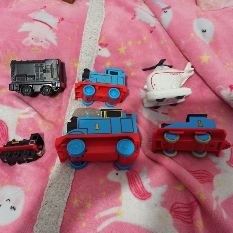 Thomas the tank engine plastic toy bundle set - please read description
