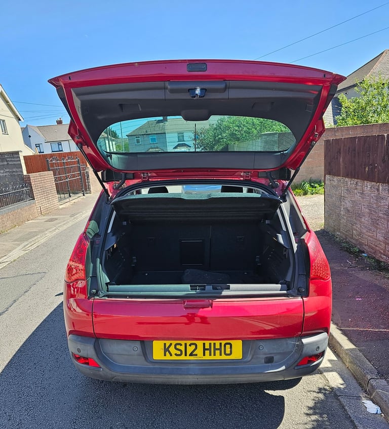 Peugeot 3008 1.6 E-HDI Active II Automatic 2012, 48000 miles, Long MOT, £35 Road Tax, 2 Keys, FSH