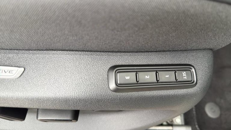 2025 Volkswagen Tiguan 1.5 TSI eHybrid R-Line 5dr DSG ESTATE PETROL/ELECTRIC Automatic