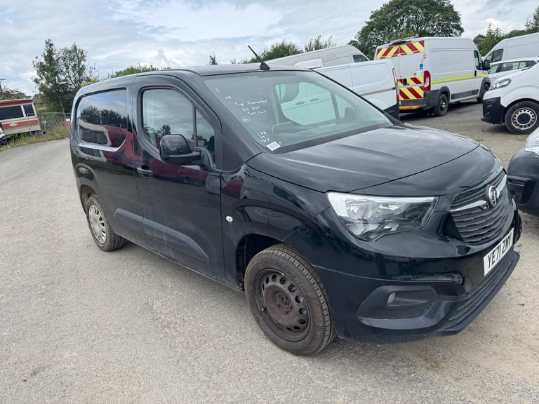 image for 2021/71 VAUXHALL COMBO SPORT VAN SPARES OR REPAIRS PRICE PLUS VAT 