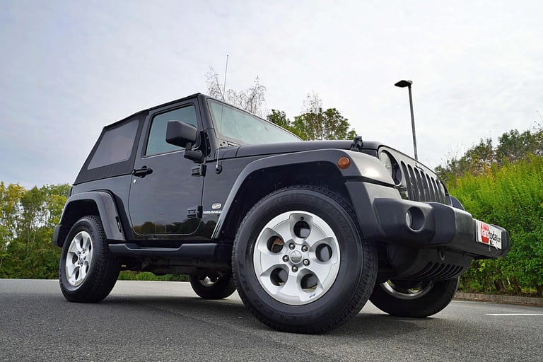 2015 Jeep Wrangler 2.8 CRD Overland 2dr Auto CONVERTIBLE DIESEL Automatic