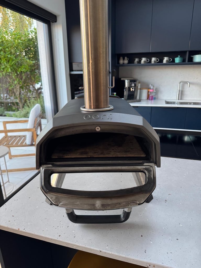 Ooni Pizza Oven and Accessories 