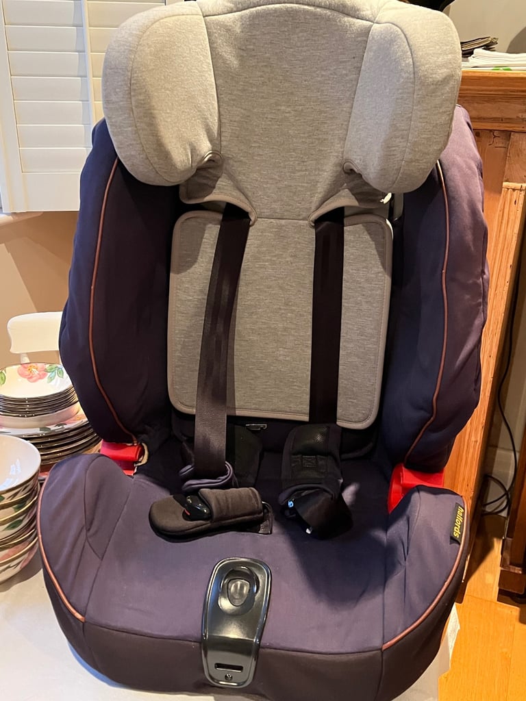 image for FREE CHILDS CAR SEAT 