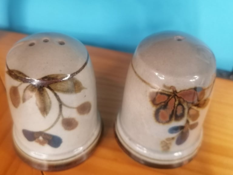 Very nice, Vintage Home Village salt&pepper shaker. As seen. 