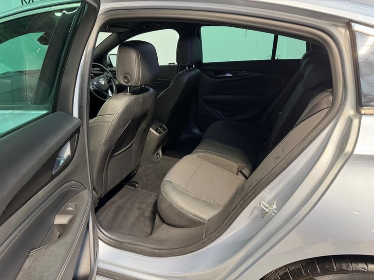 2017 Vauxhall Insignia 2.0 Turbo D SRi Vx-line Nav 5dr HATCHBACK DIESEL Manual