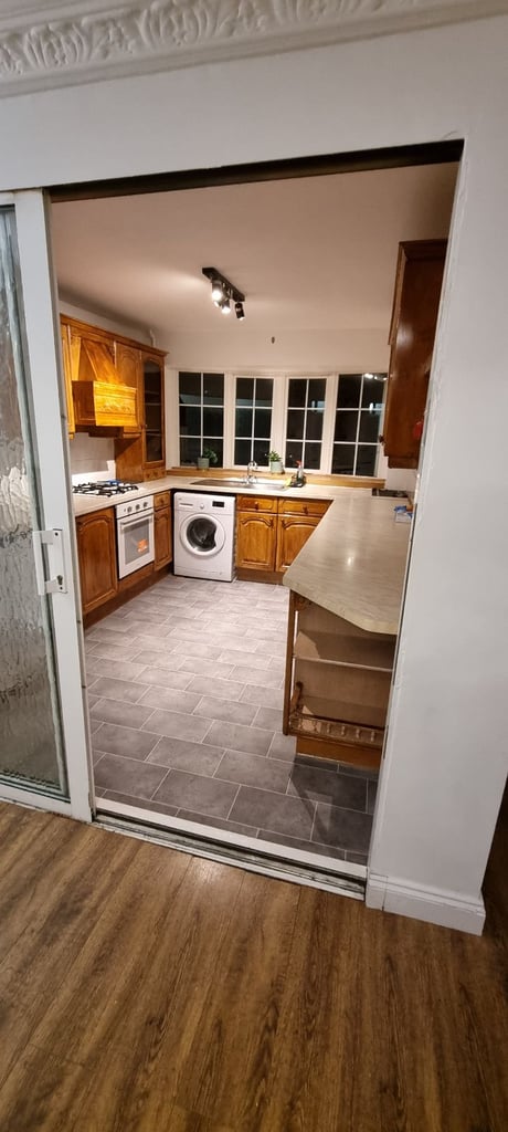 3 Bedrooms House, Very well presented, Great Location