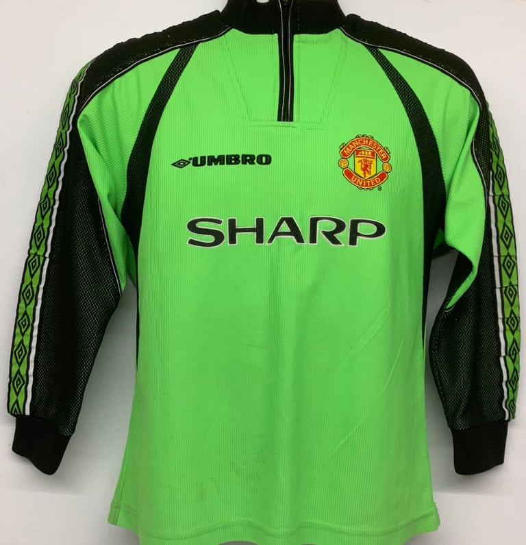Wanted Manchester United Football Memorabilia Badges Rosettes Pennants Autographs Shirts Programmes