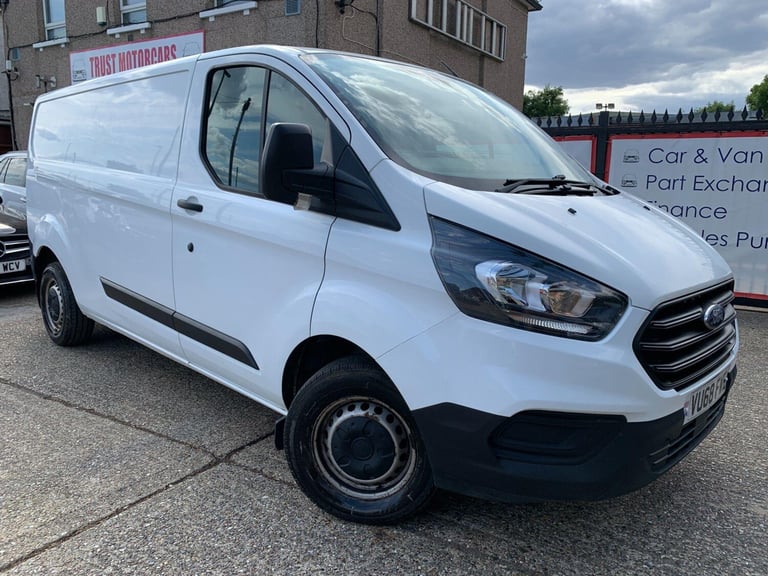 2018 Ford Transit Custom 2.0 300 EcoBlue L2 H1 Euro 6 5dr PANEL VAN Diesel Manual