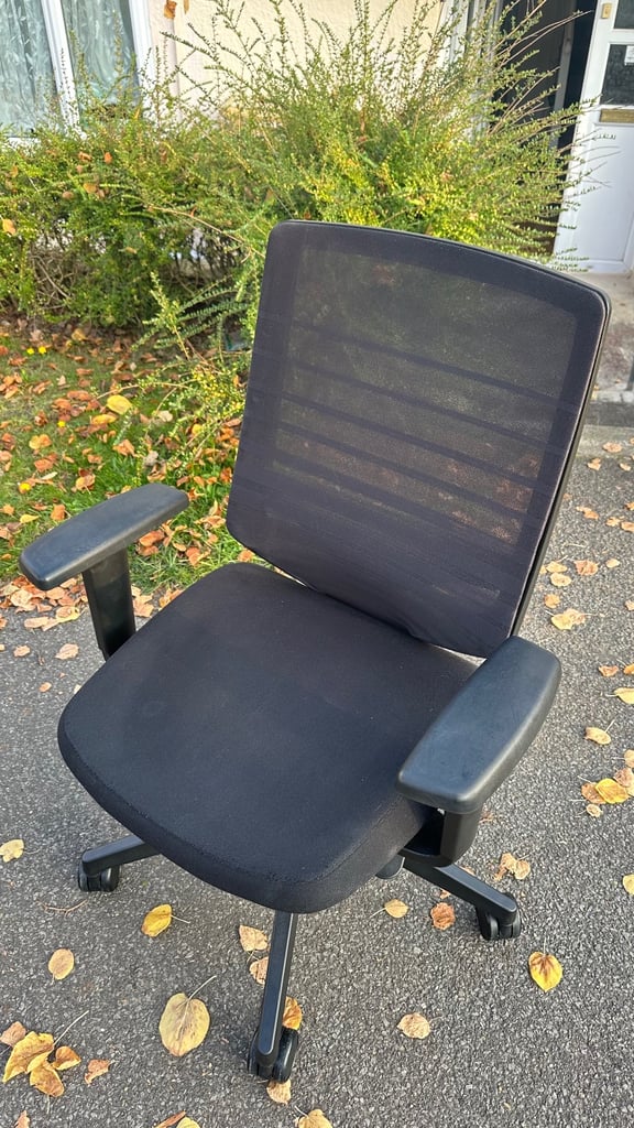 Office chair black 