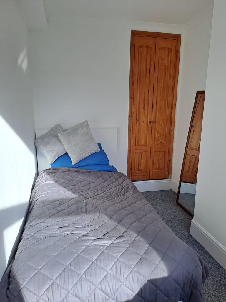 image for 🏡 Single Room in Friendly House Share-Caversham