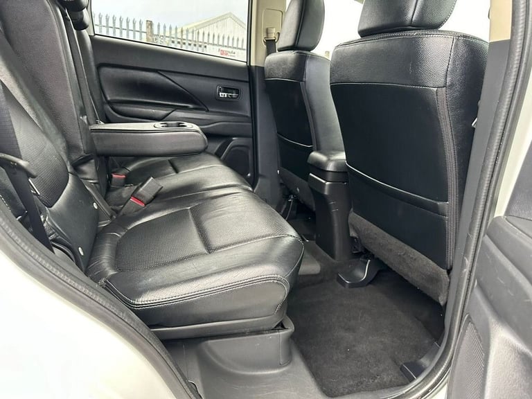 2014 Mitsubishi Outlander 0.0 PHEV GX 4H 5d 162 BHP Estate PETROL/ELECTRIC Semi Automatic