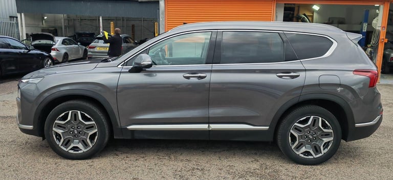 2023 Hyundai Santa Fe 1.6 T-GDi 13.8kWh Ultimate Auto 4WD Euro 6 (s/s) 5dr ESTATE Petrol/Electric...