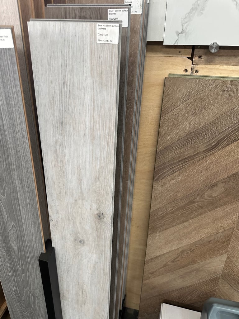 Luxury Vinyl Tile (LVT) Flooring – Waterproof | Easy Click | Wood Effect | 2.167m² per box