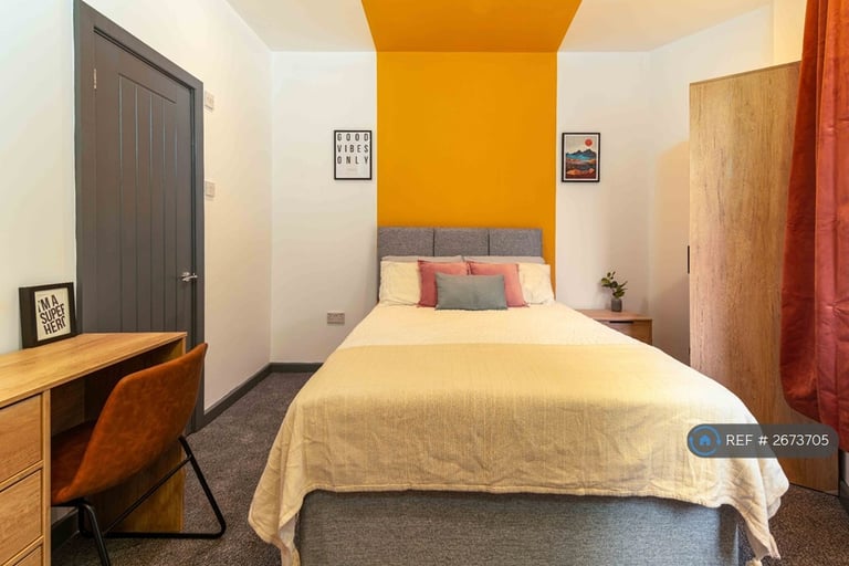 1 bedroom in Valley Road, Royton, Oldham, OL2 (#2673705)