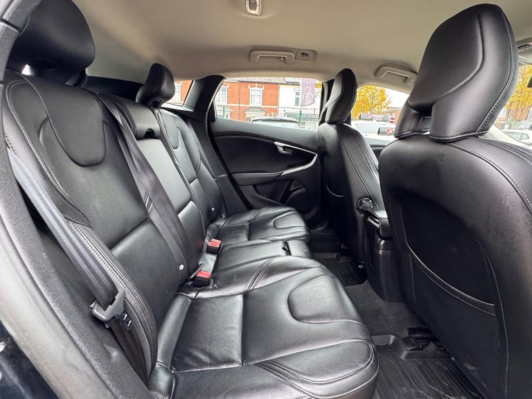 2016 Volvo V40 2.0 D3 SE Lux Nav Euro 6 (s/s) 5dr HATCHBACK Diesel Manual