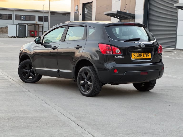 Nissan Qashqai Visia 1.6 | 12 months MOT | LEZ Compliant