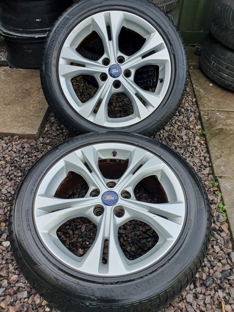 17"FORD MONDEO/ GALAXY ALLOY WHEELS x2  Hankook tyres /4 season/ with tread of 7mm.