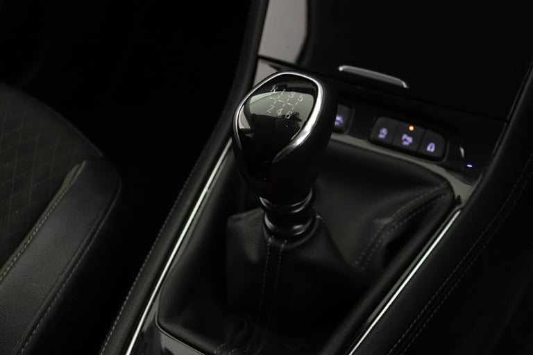 2018 Vauxhall Grandland X 1.2 Turbo Sport Nav 5dr Hatchback Petrol Manual