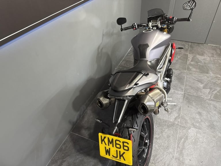 2026 TRIUMPH SPEED TRIPLE R 1050 PERFORMANCE NAKED BIKE WITH ARROW CANS