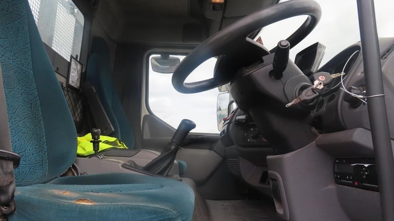 2006 DAF TRUCKS FA LF55.220 DAF 24 VALVE ENG HIAB 122B-1CL CRANE MANUAL GEARBOX 