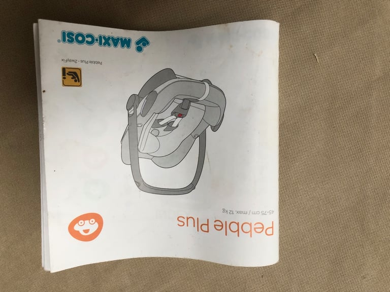 Maxi Cosi Pebble Plus Car Seat with ISO fix 2 way fix base.