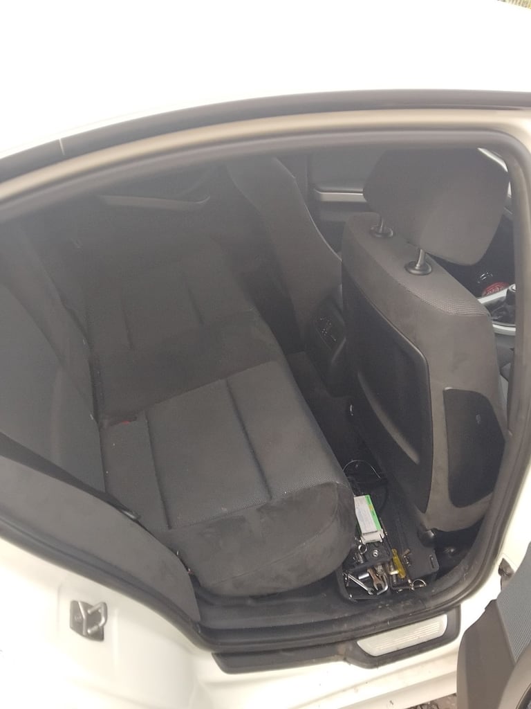 BMW, 3 SERIES, Saloon, 2011, Manual, 1995 (cc), 4 doors