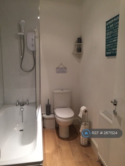 2 bedroom flat in Main Street, Balerno, EH14 (2 bed) (#2671524)