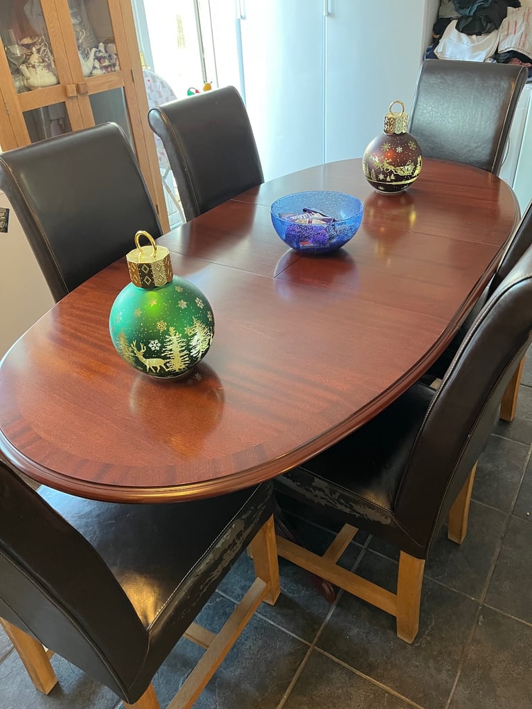 image for Extending dining table & chairs - perfect for Christmas lunch🎄🎄🎄🎄