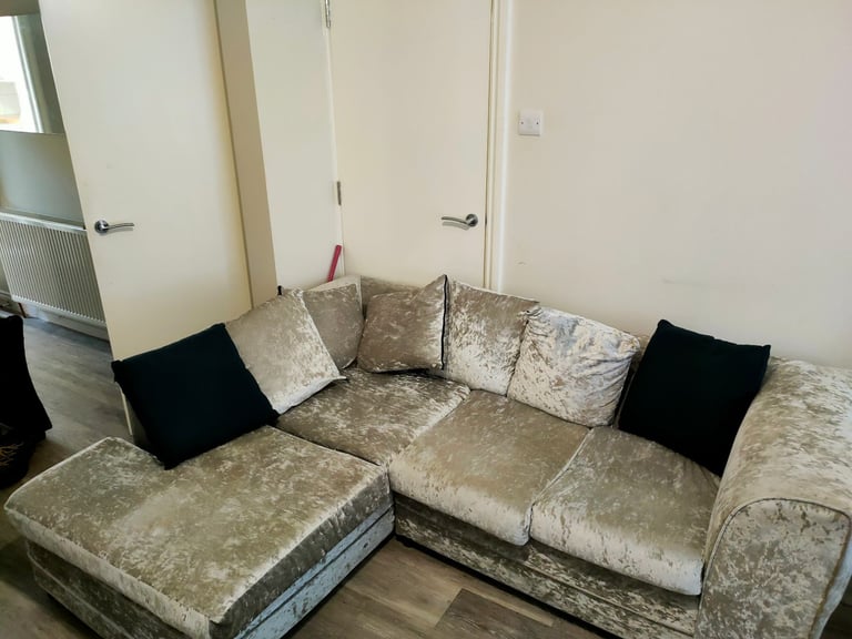 FREE Corner Sofa - NEED COLLECTING ASAP