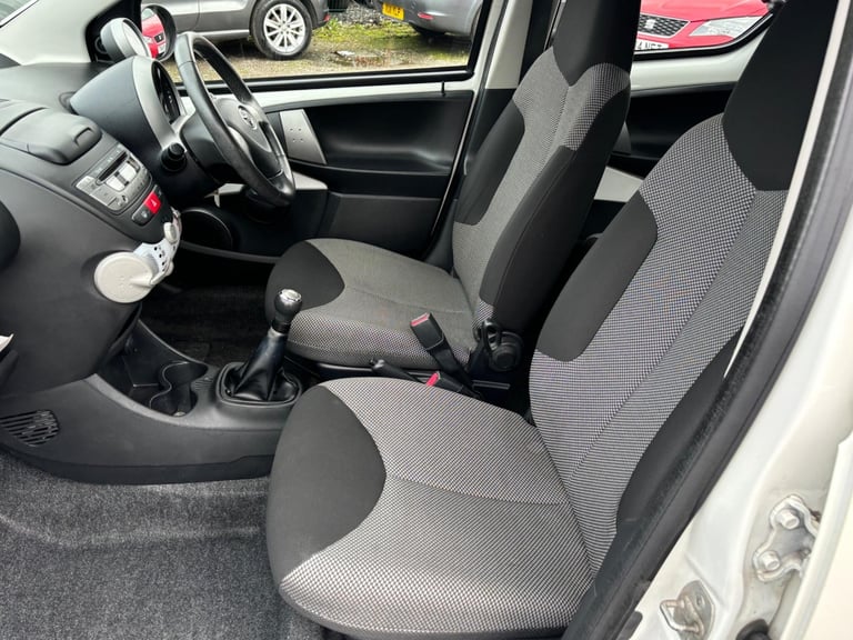 2013 Toyota AYGO 1.0 VVT-i Move 5dr HATCHBACK PETROL Manual