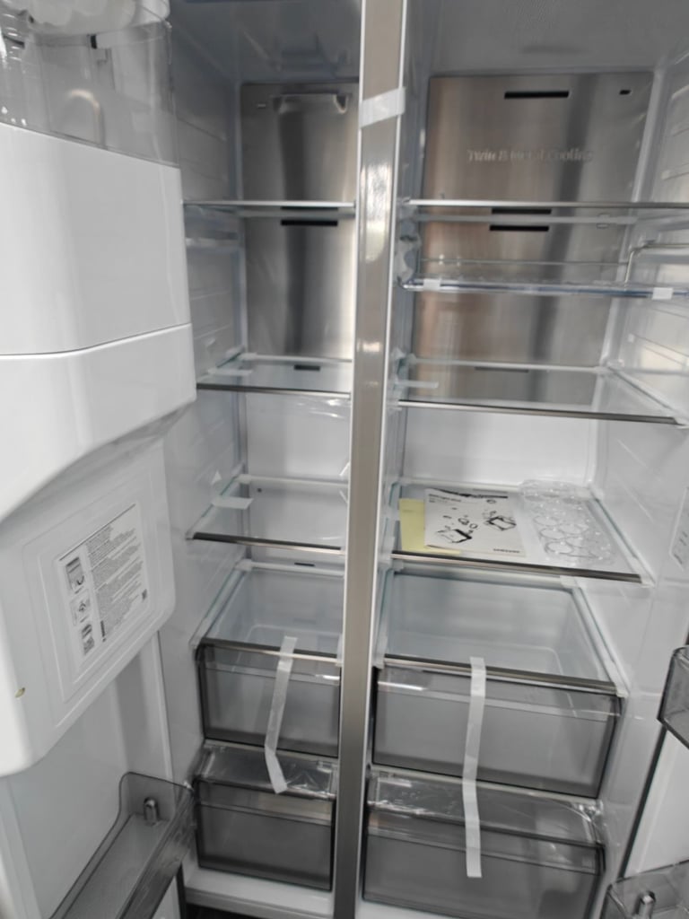 Samsung RS68A884CB1/EU 8 Series SpaceMax American-Style Smart Fridge Freezer