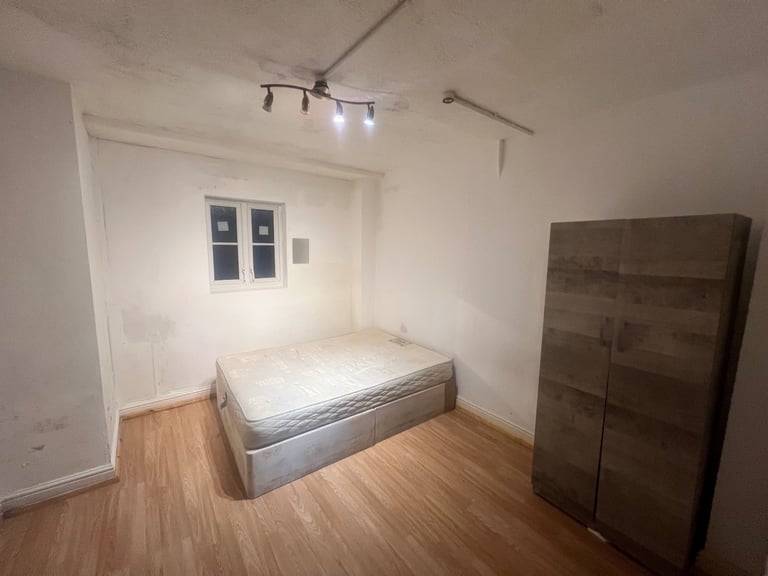 THREE BEDROOM GROUND FLOORS FLAT TO LET AT WICK ROAD HACKNEY LONDON E9 5AN 