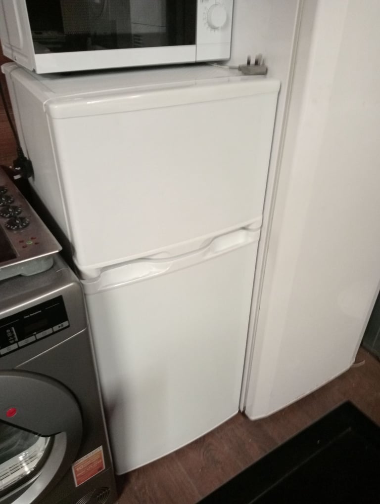 image for Small fridge freezer 