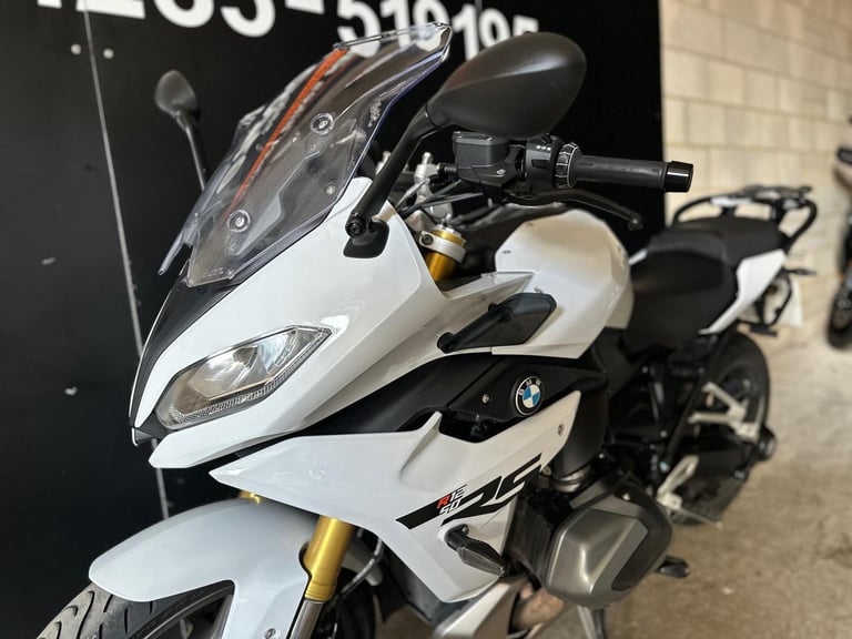 Stunning 2023/23 BMW R1250 RS SE in White with GR MOTO Exhaust and Panniers