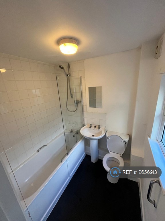 1 bedroom flat in South Western Terrace, Yeovil, BA20 (1 bed) (#2656913)