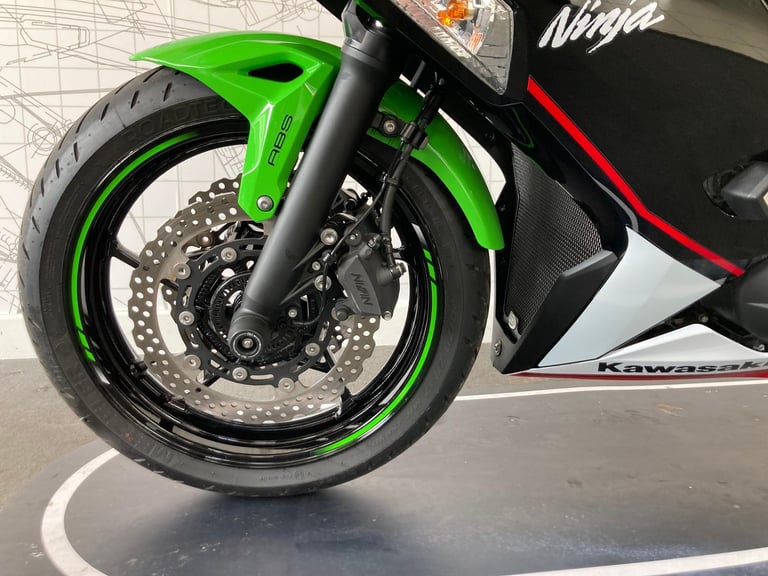 Kawasaki Ninja EX 650 Performance Edition - 2021