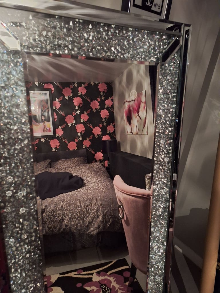 £45 STUNNING CRUSHED DIAMON CRYSTAL LARGE FLOOR LIGHT UP MIRROR