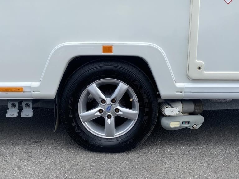 2018 BAILEY UNICORN VALENCIA 4 BERTH TOURING CARAVAN