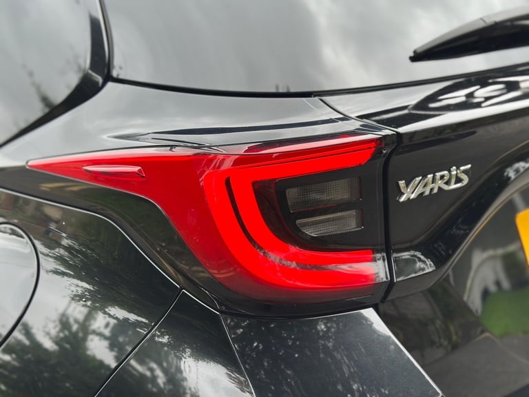 2021 Toyota Yaris 1.5 VVT-h Design E-CVT Euro 6 (s/s) 5dr HATCHBACK Petrol/Electric Hybrid Automatic