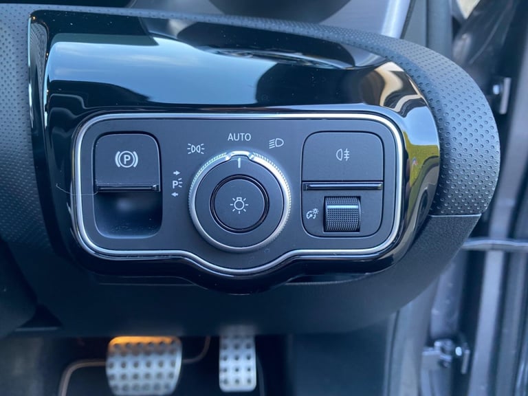 2022 Mercedes-Benz A-Class 1.3 A180 AMG Line Edition (Executive) 7G-DCT Euro 6 (s/s) 5dr HATCHBAC...