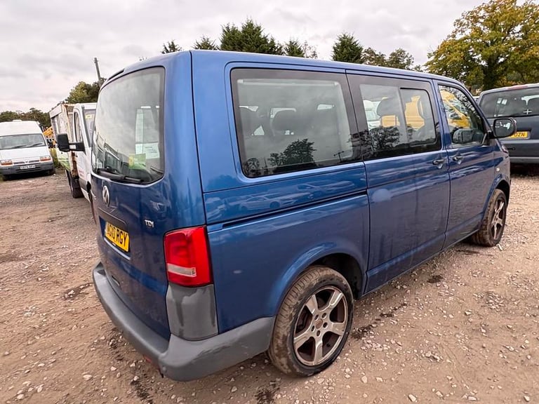 2010 Volkswagen Transporter Transporter T30 S 84 TDI SWB Minibus DIESEL Manual