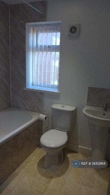 1 bedroom flat in Altofts, Wakefield, WF6 (1 bed) (#2662868)
