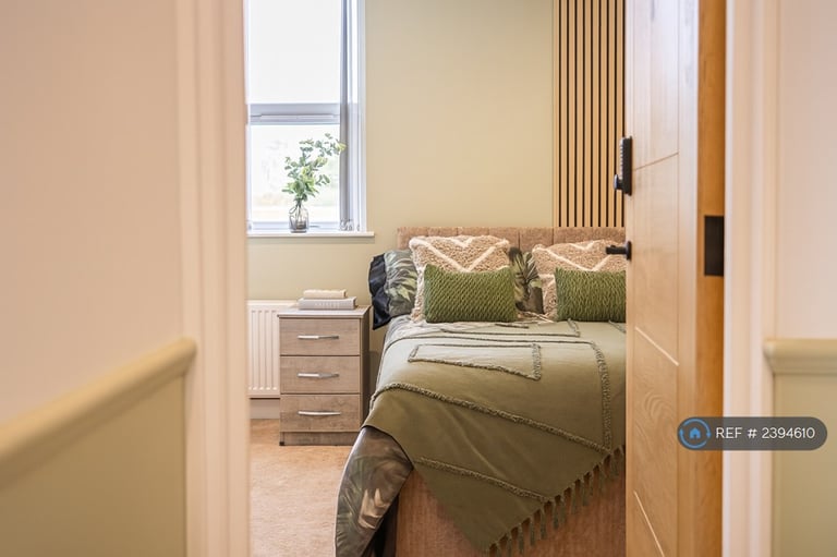 6 bedroom house in Lyndale Avenue, Bridgwater, TA6 (6 bed) (#2394610)