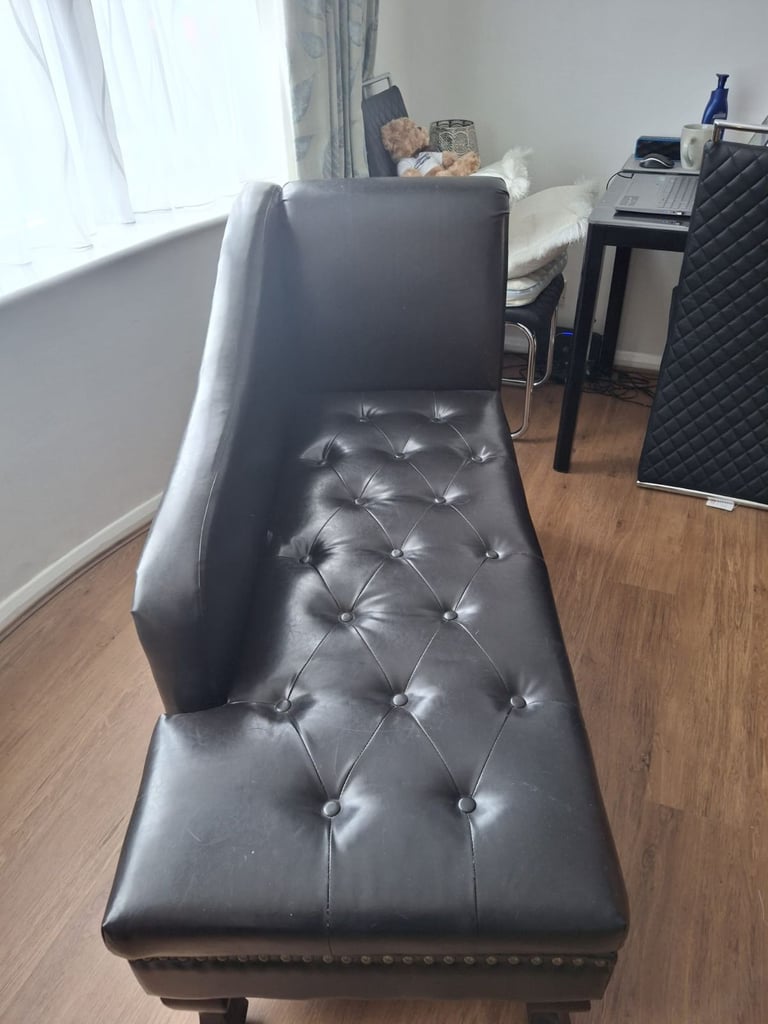 image for Chaise Longue