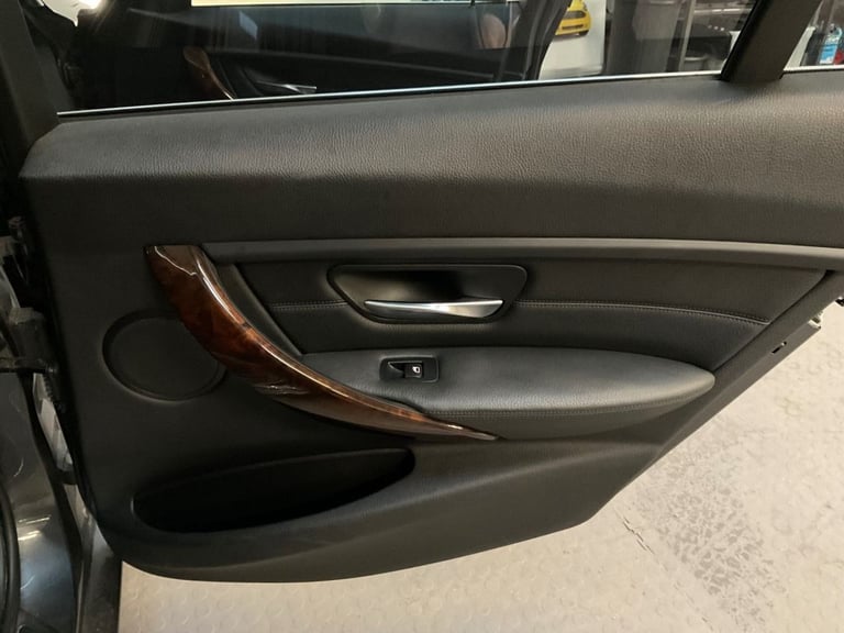 2013 BMW 3 Series 320d Luxury 5dr Step Auto ESTATE DIESEL Automatic