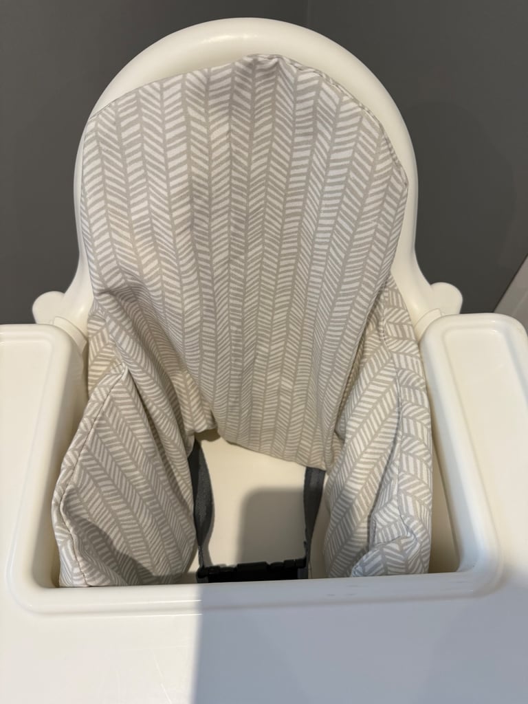 IKEA antilop highchair with straps, removable table & cushion