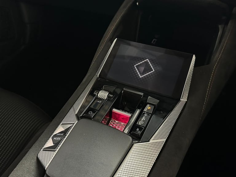 2023 DS Automobiles DS 4 1.6 E-TENSE 12.4kWh Performance Line + EAT8 Euro 6 (s/s) 5dr HATCHBACK P...